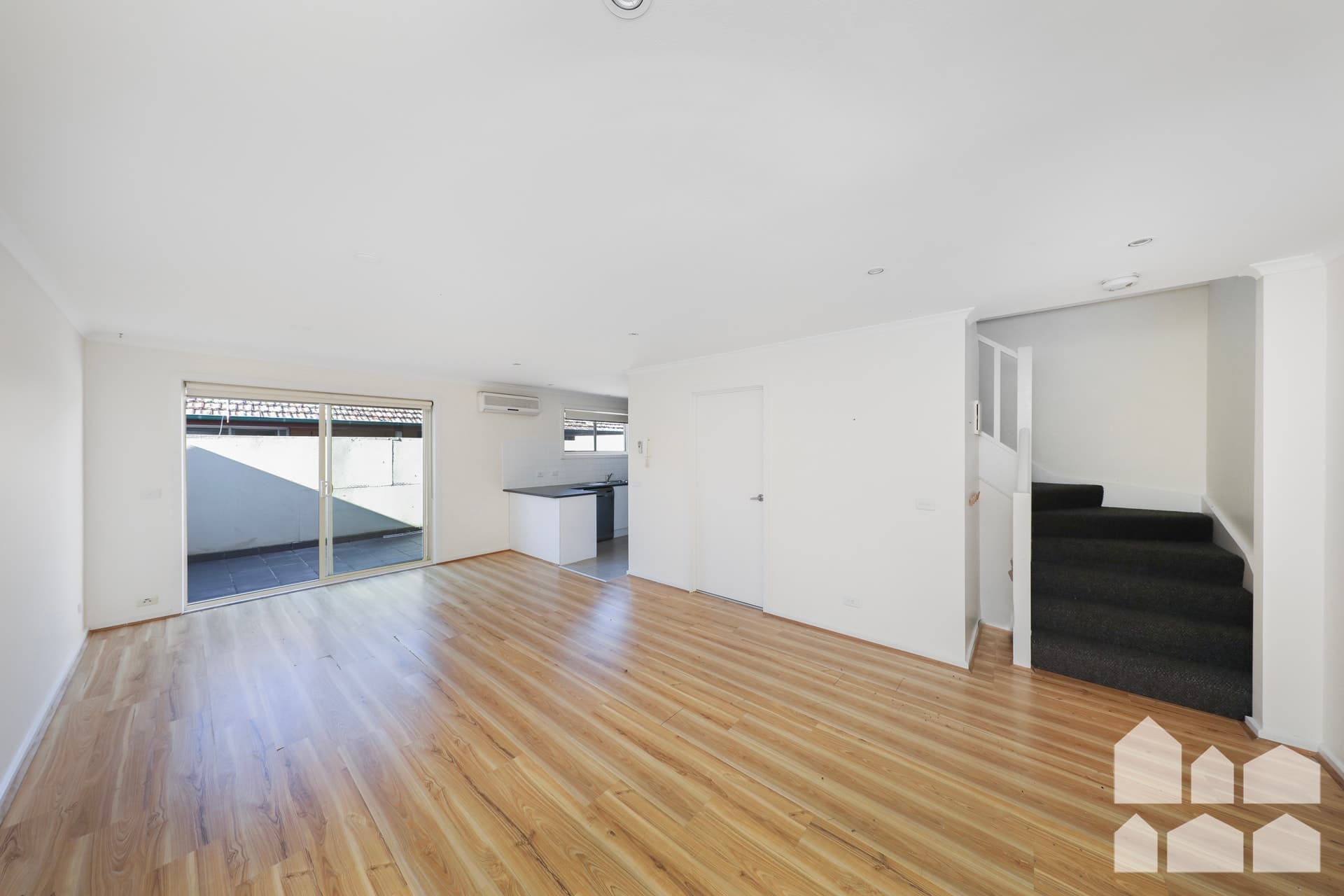 8/102 Cross Street WEST FOOTSCRAY, West Footscray - Thumbnail 6