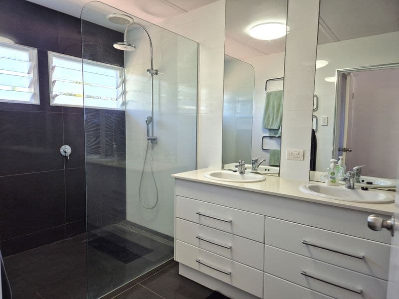53 Pacific Boulevard, Moore Park Beach, Moore Park.. - Thumbnail 6