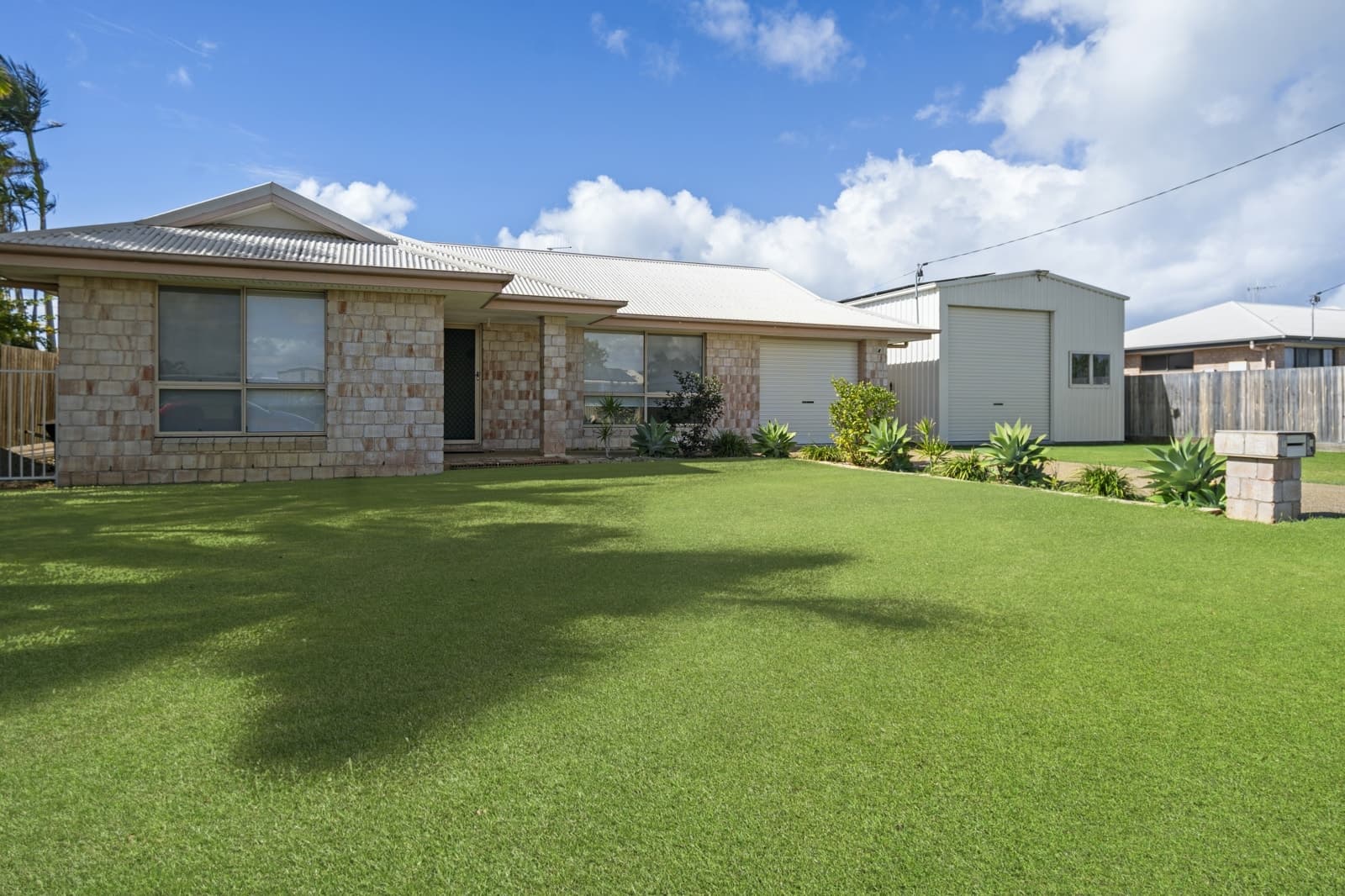 14 Ocean Street, BURNETT HEADS, Burnett Heads - Thumbnail 2