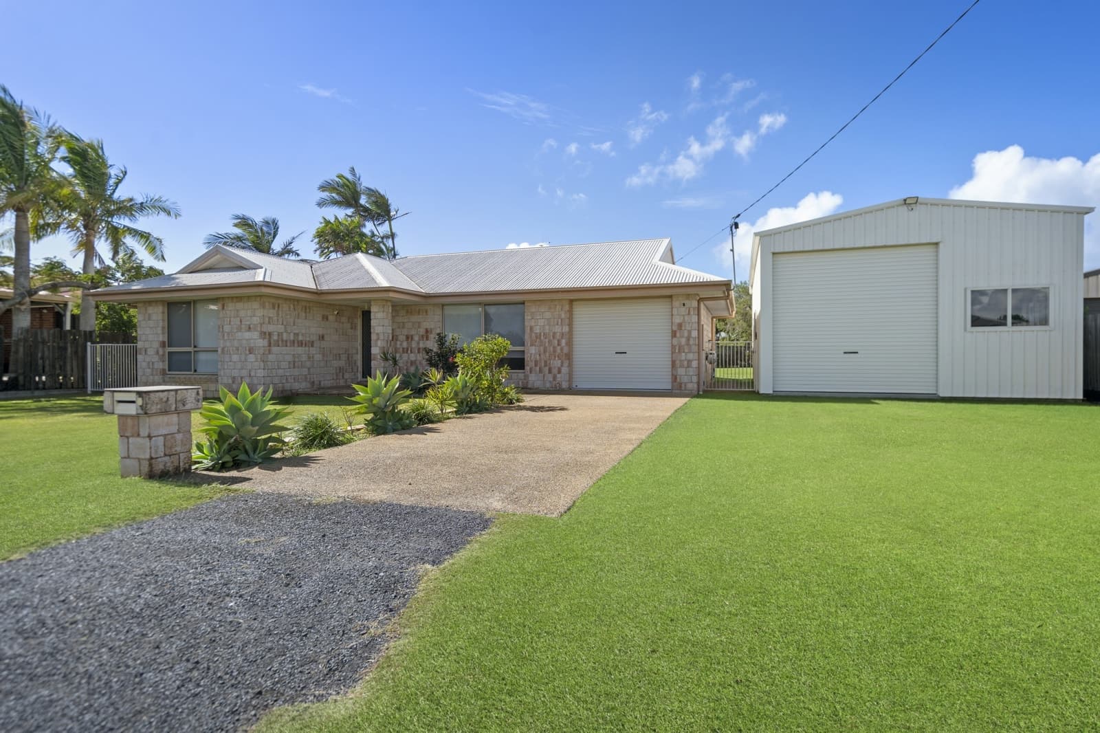 14 Ocean Street, BURNETT HEADS, Burnett Heads - Thumbnail 3
