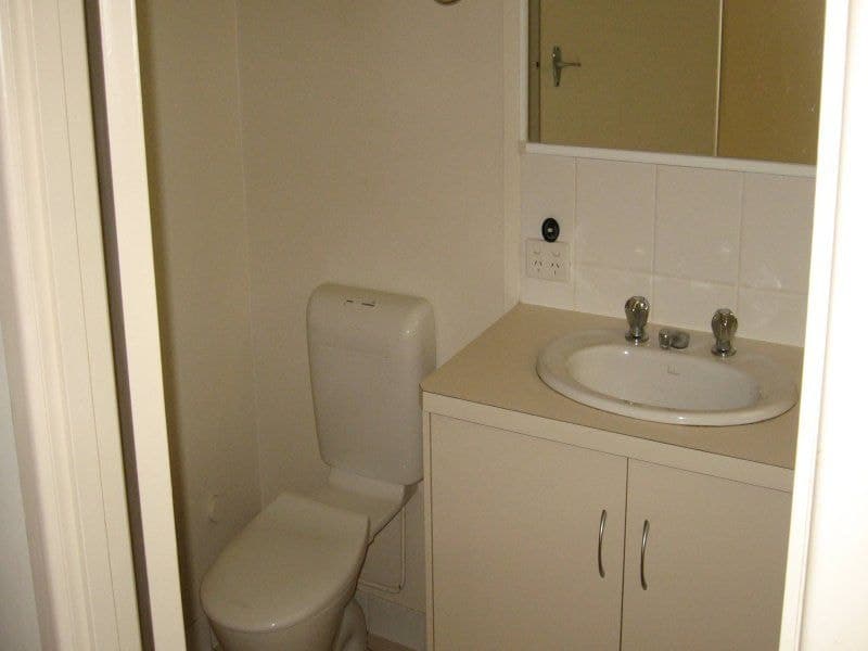4 / 6 Grigor Street, Avenell Hei..., Avenell Hei.. - Thumbnail 5