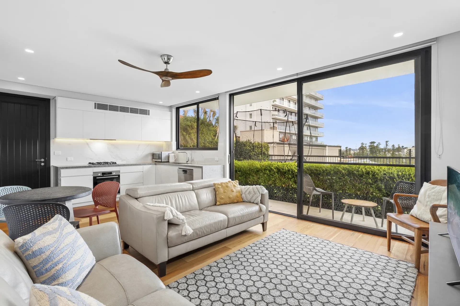 2/52a Queenscliff Road, Queenscliff, NSW, Queenscliff - Image 1