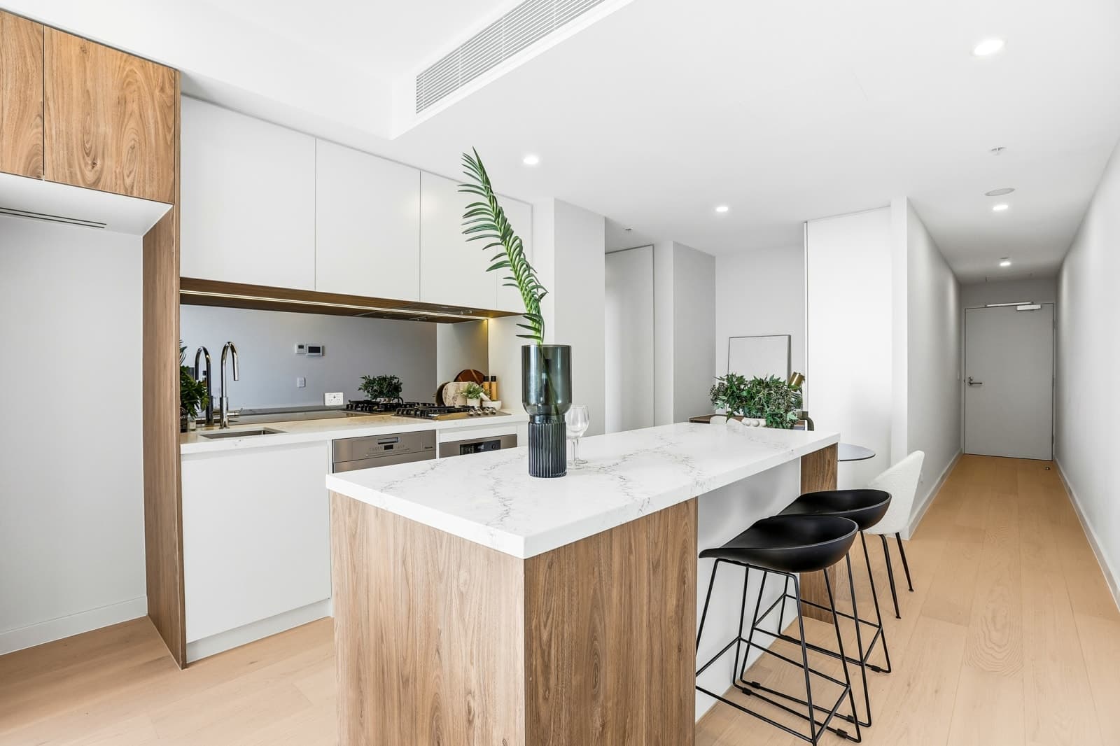 1103/8 Maitland Place, NORWEST, Norwest - Thumbnail 3