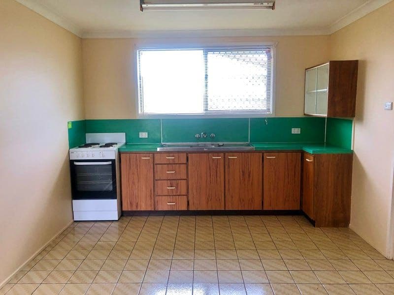 1 / 157 McCarthy Street, Avenell Heights, Avenell.. - Thumbnail 3