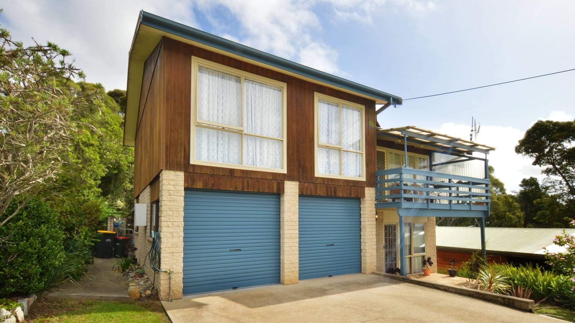 21 Thomson Pde, Dalmeny - Image 1
