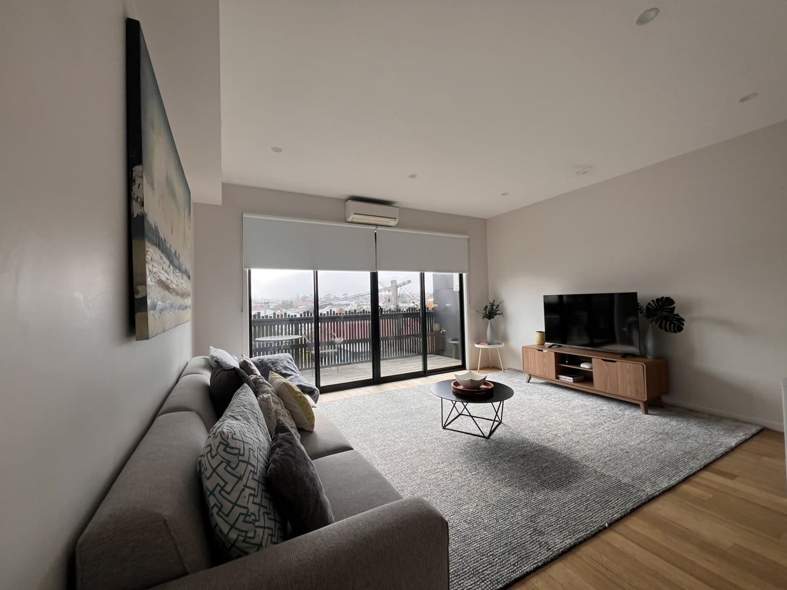 4/10 Langwells Parade,Northcote, Northcote - Thumbnail 2