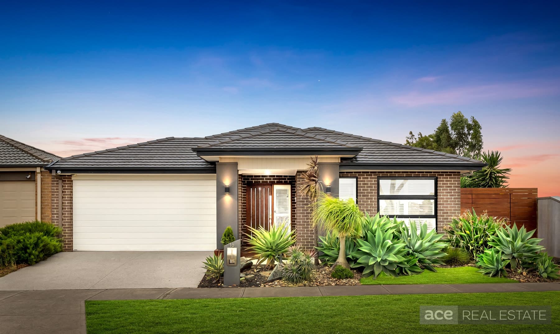 10 Seagrass Crescent POINT COOK VIC 3030, Point Cook - Thumbnail 2