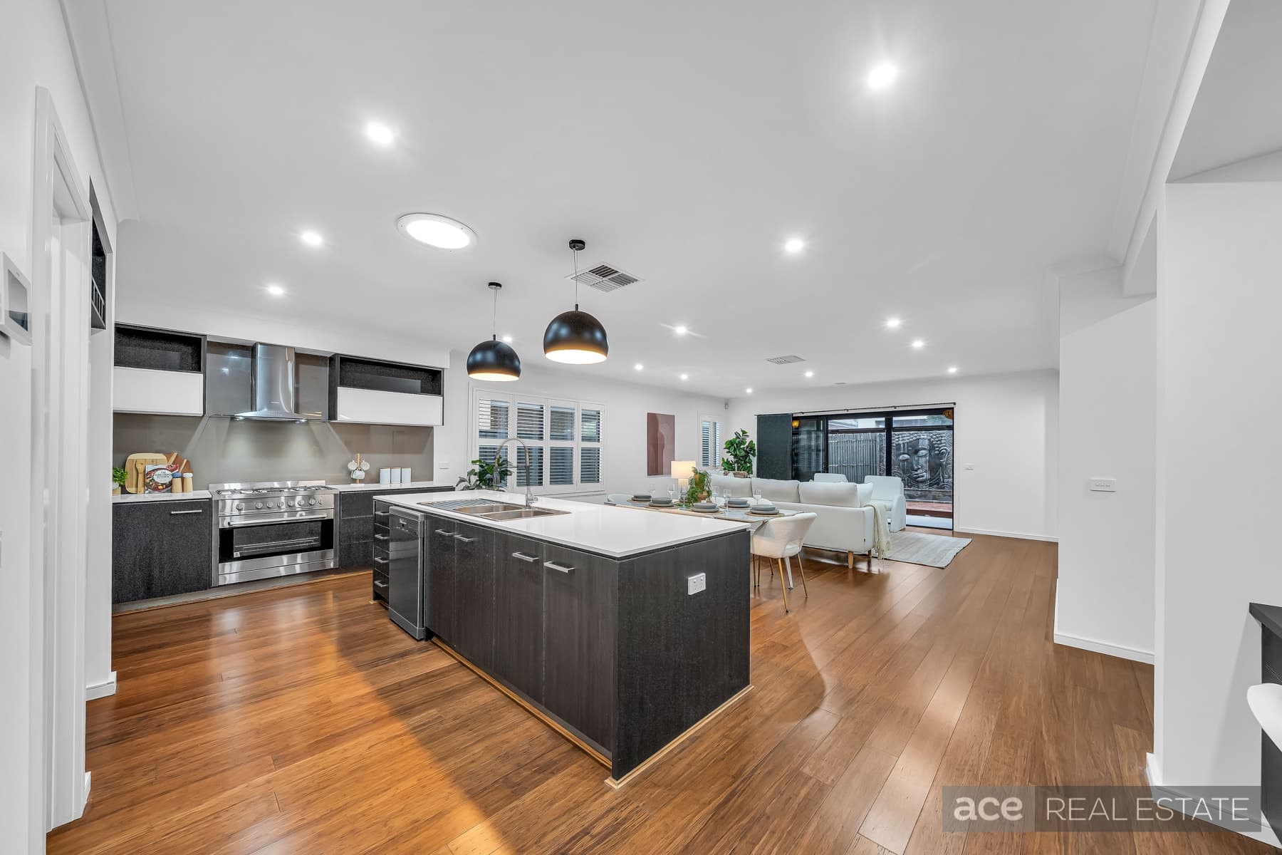 10 Seagrass Crescent POINT COOK VIC 3030, Point Cook - Thumbnail 8