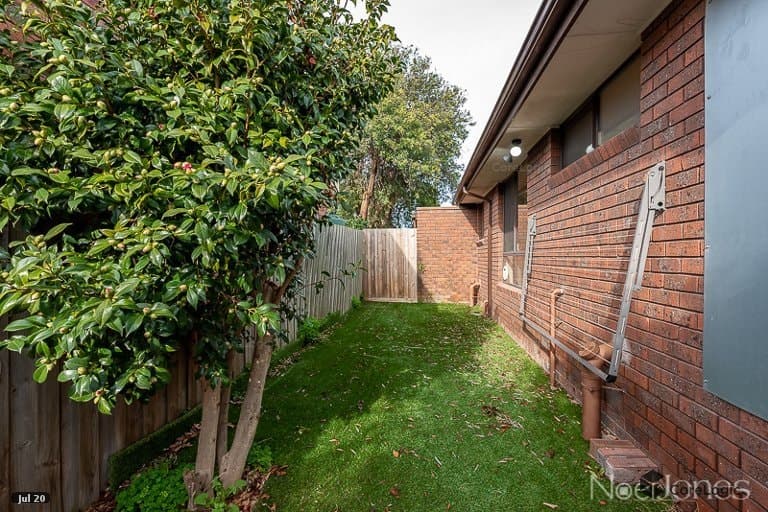 3/15 Quarry Rd, Mitcham - Image 1