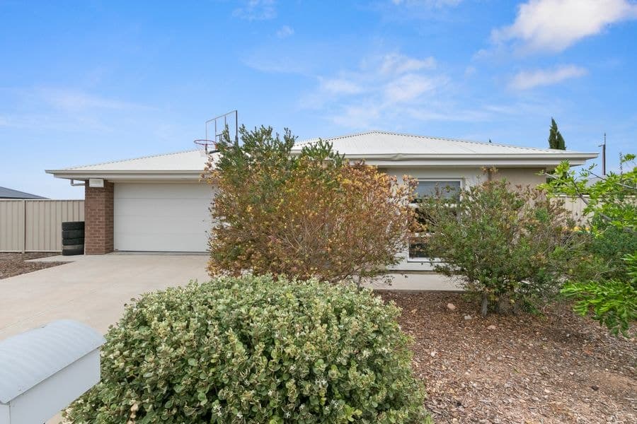 38 Clarke St, Wallaroo SA 5556, Wallaroo - Image 1
