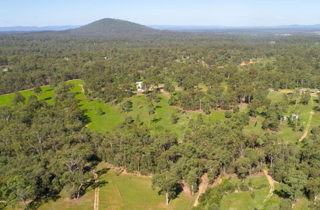 48 Essex Court, Mount Hallen, Mount Hallen - Thumbnail 2