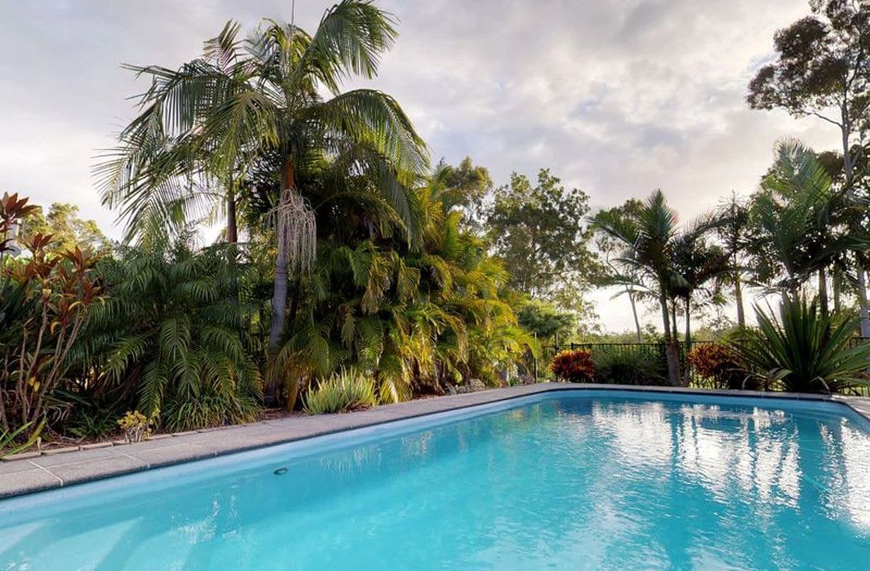 48 Essex Court, Mount Hallen, Mount Hallen - Thumbnail 3