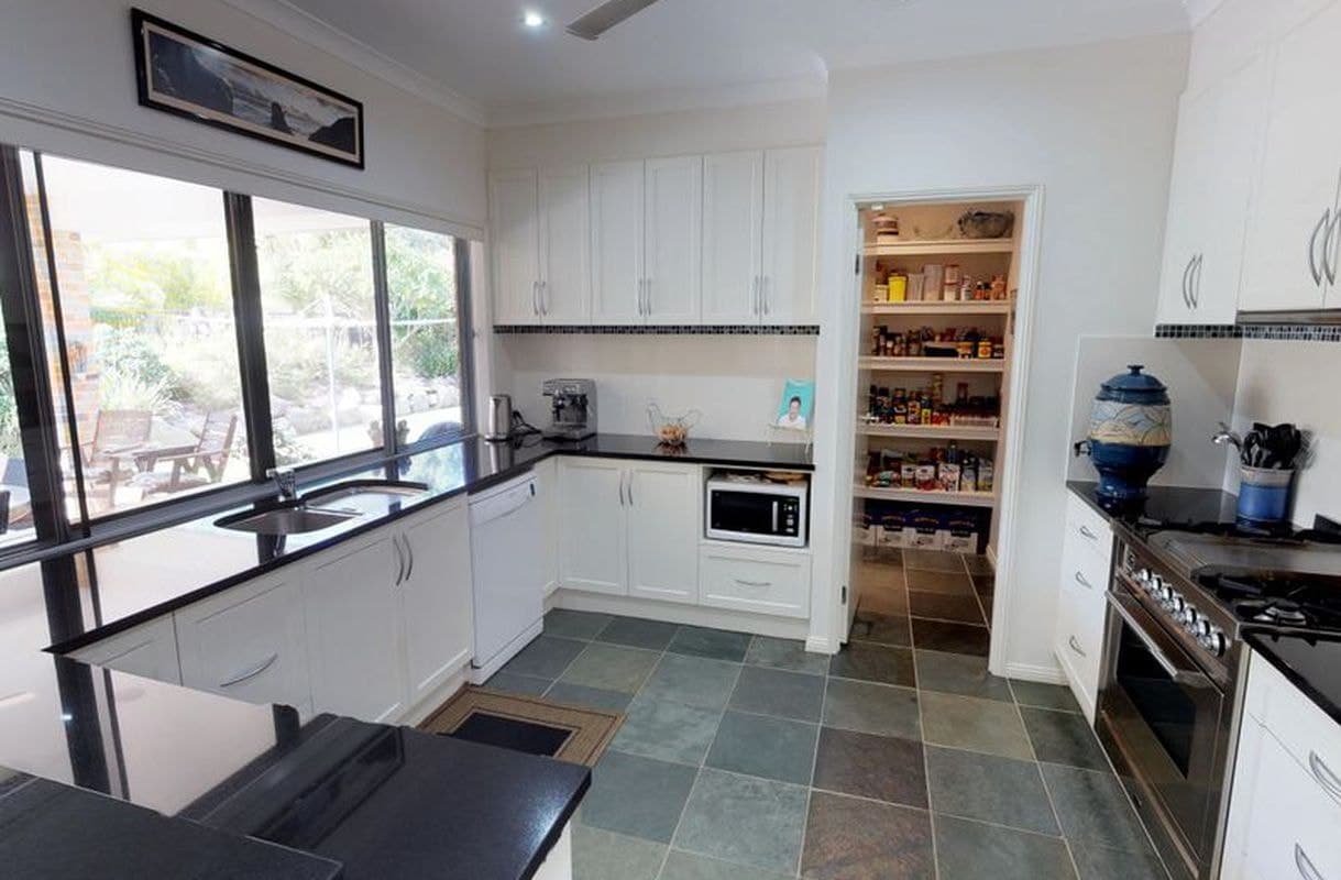 48 Essex Court, Mount Hallen, Mount Hallen - Thumbnail 7