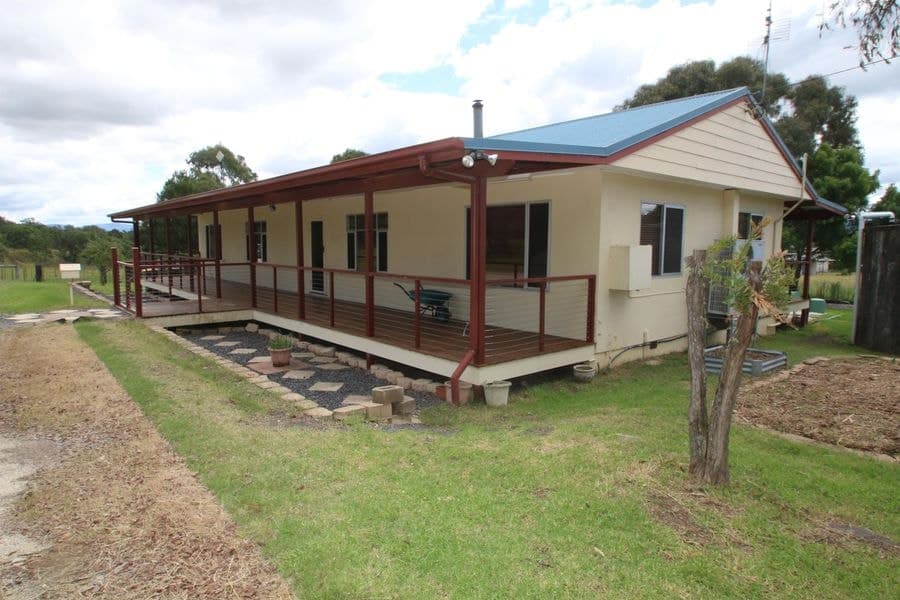 592 New England Highway, Tenterfield NSW 2372, Tenterfield - Image 1