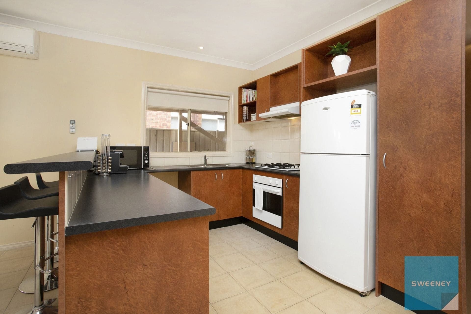 8 Millstream Way, CAROLINE SPRINGS, Caroline Springs - Thumbnail 3