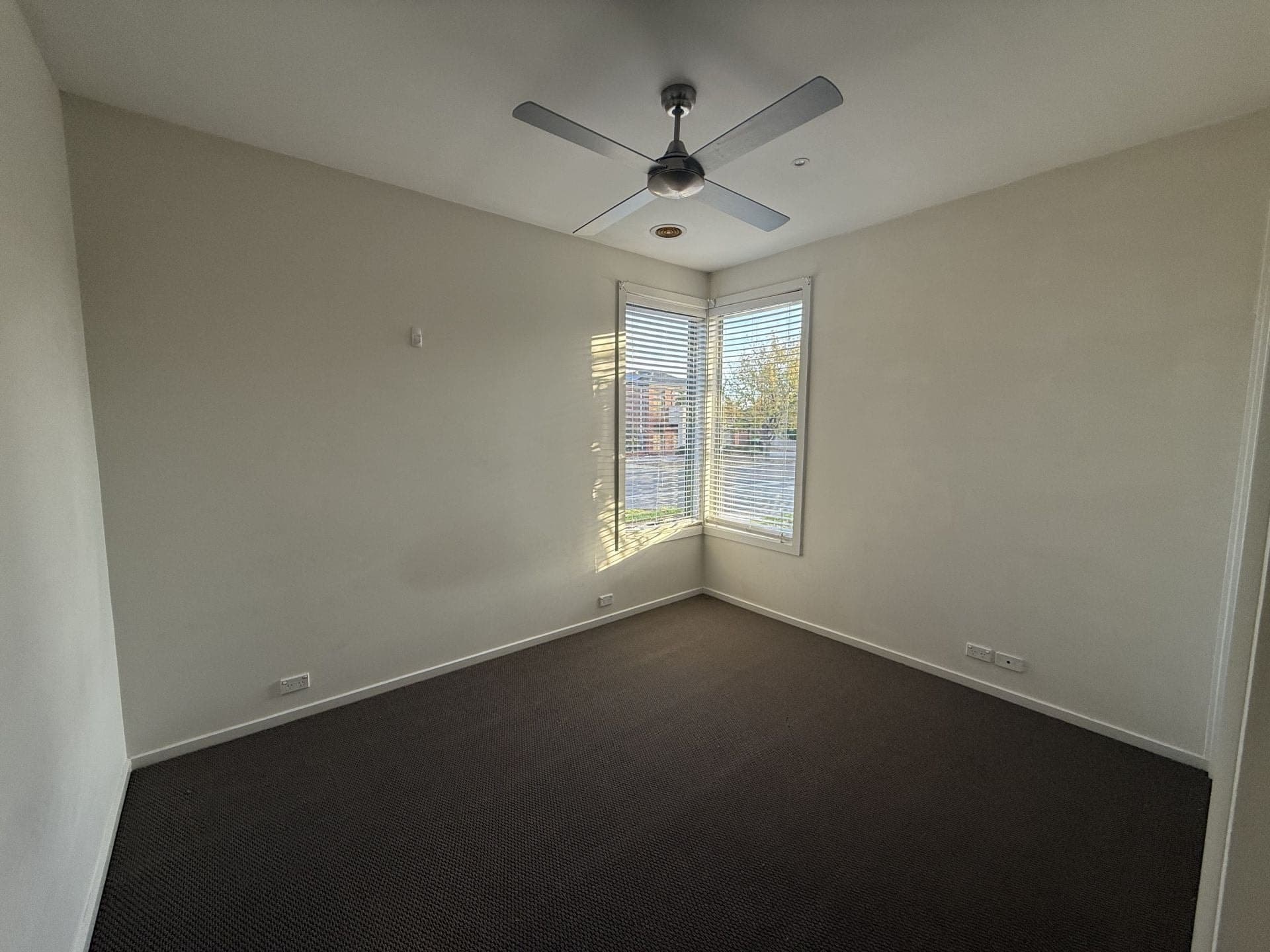 2 Croft Street, CAROLINE SPRINGS, Caroline Springs - Thumbnail 4