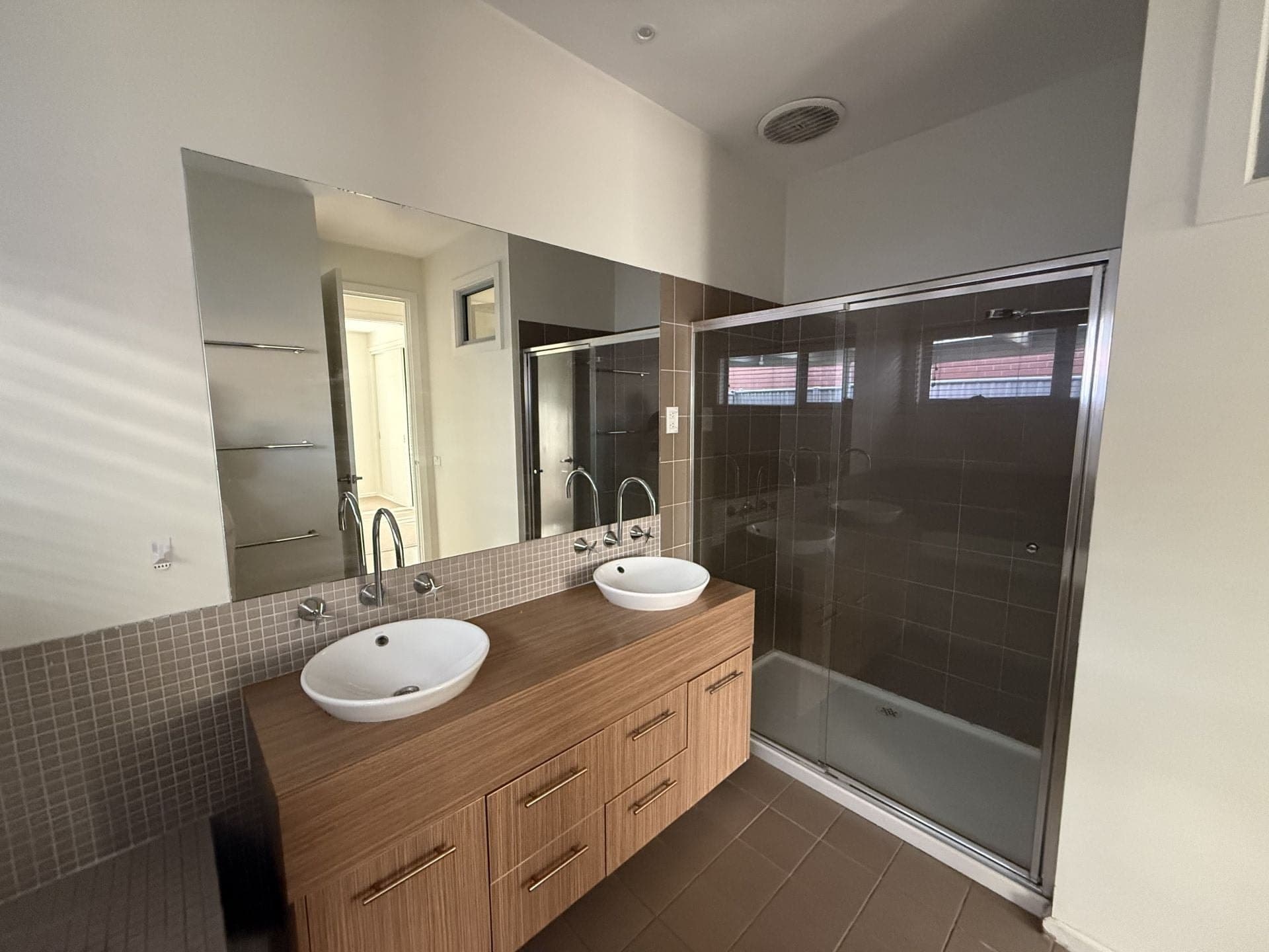 2 Croft Street, CAROLINE SPRINGS, Caroline Springs - Thumbnail 6