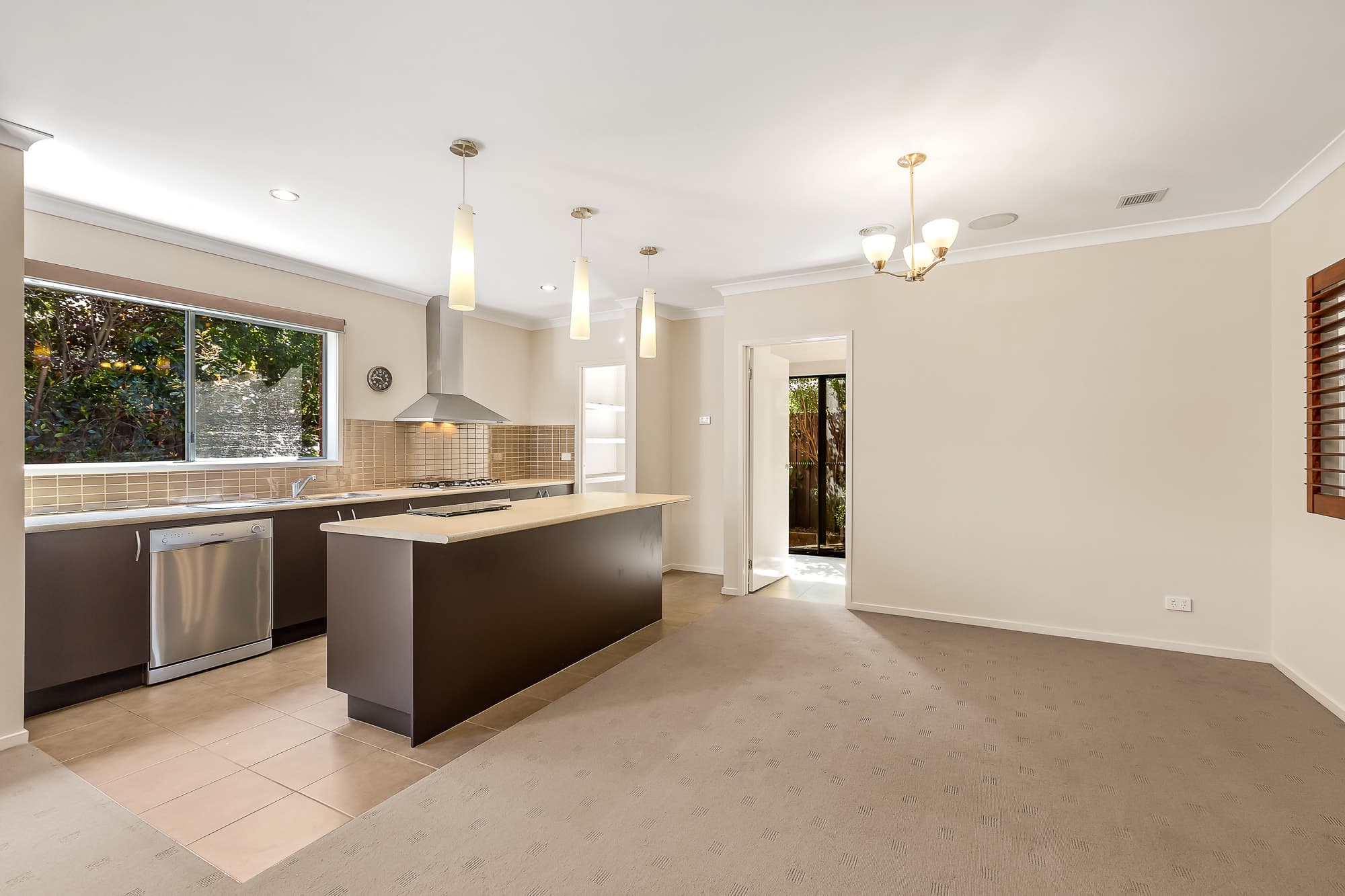 18 Falkirk Drive, Mernda, Mernda - Thumbnail 5