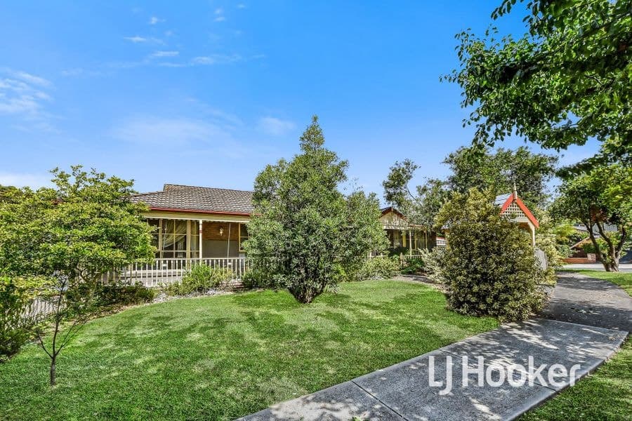 11 Rheanva Street, Berwick VIC 3806, Berwick - Image 1
