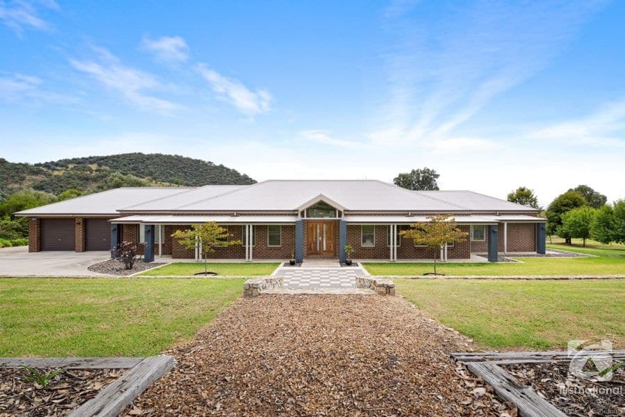 31 Mc Gaffins Road, West Wodonga VIC 3690, West Wodonga - Image 1