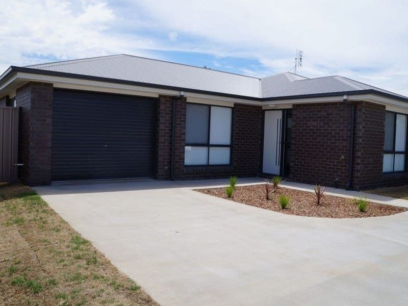 2/2 Olive St, Chinchilla QLD 4413, Chinchilla - Image 1