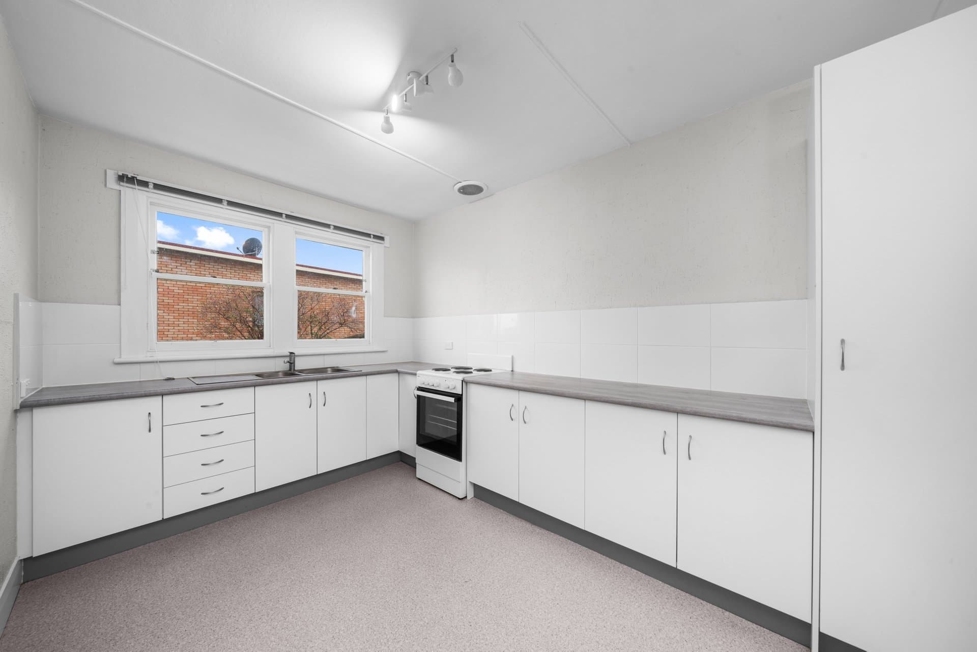 215 Tolosa Street, GLENORCHY TAS 7010, Glenorchy - Thumbnail 3