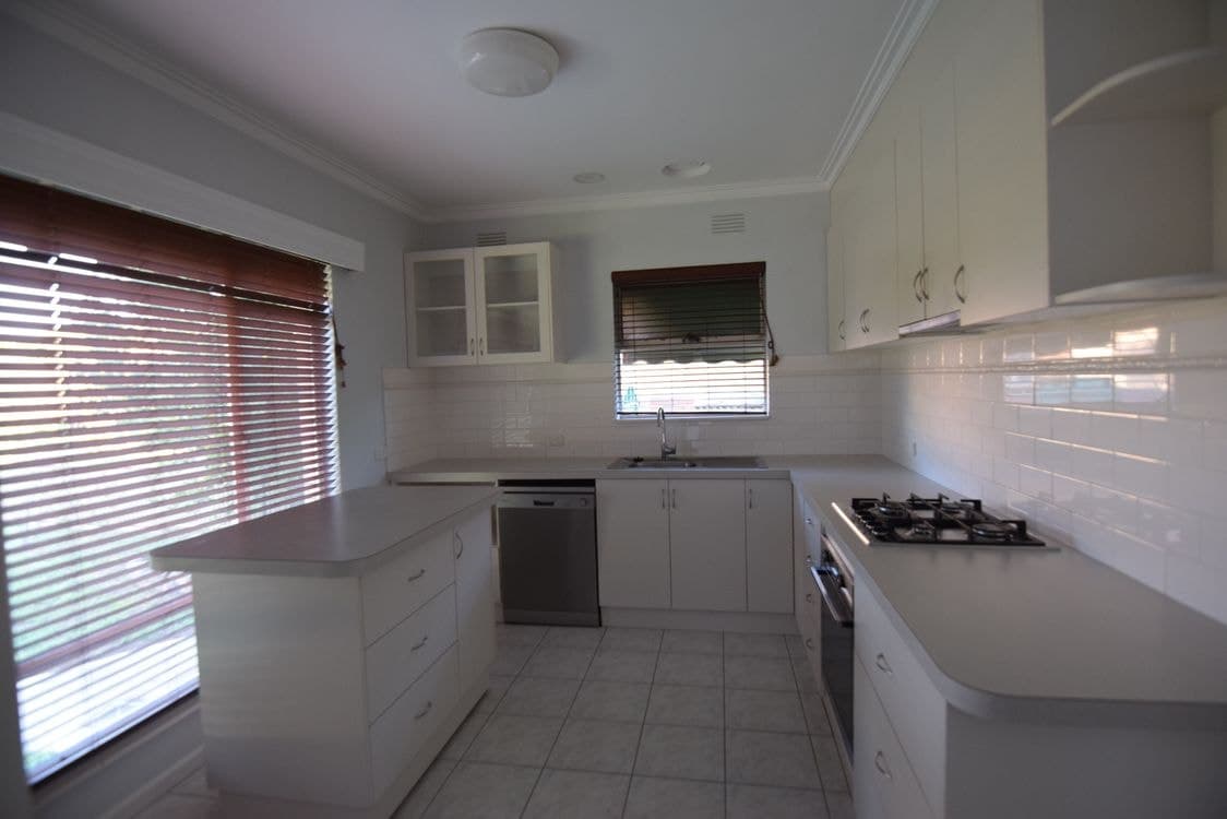 18 Wareena Street, WANGARATTA, VIC 3677, Wangaratta - Thumbnail 2