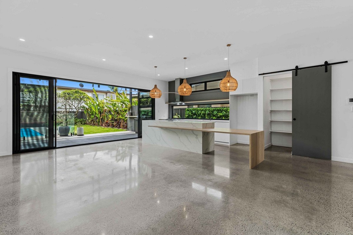 31
                Dawn
                Parade
            
            
            
            miami
            
            
            QLD,
            4220, Miami - Thumbnail 4