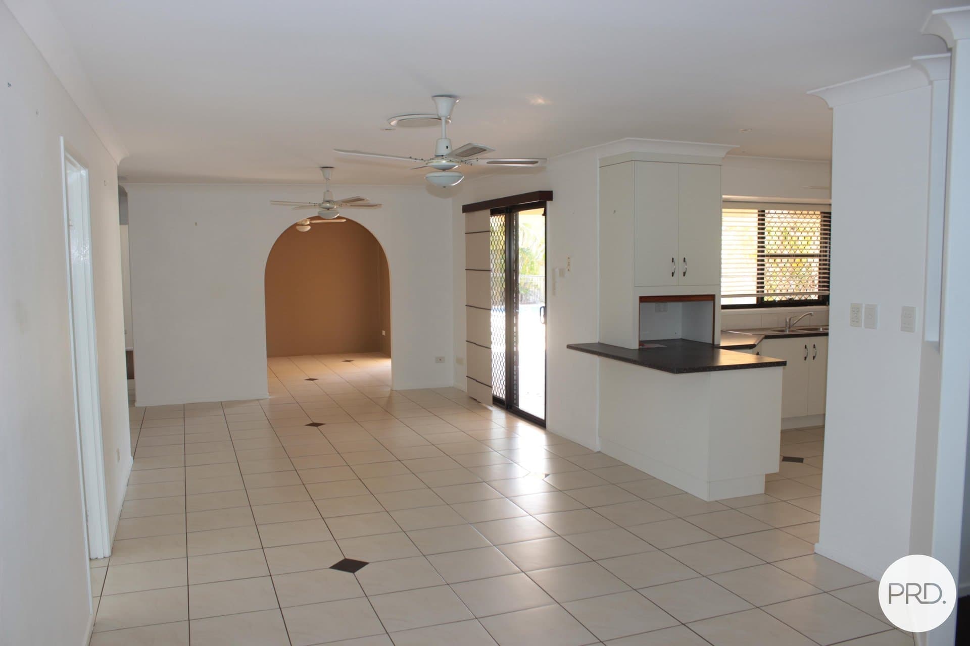 33 WYNDHAM Avenue, BOYNE ISLAND QLD 4680, Boyne Island Property Image - Thumbnail 4