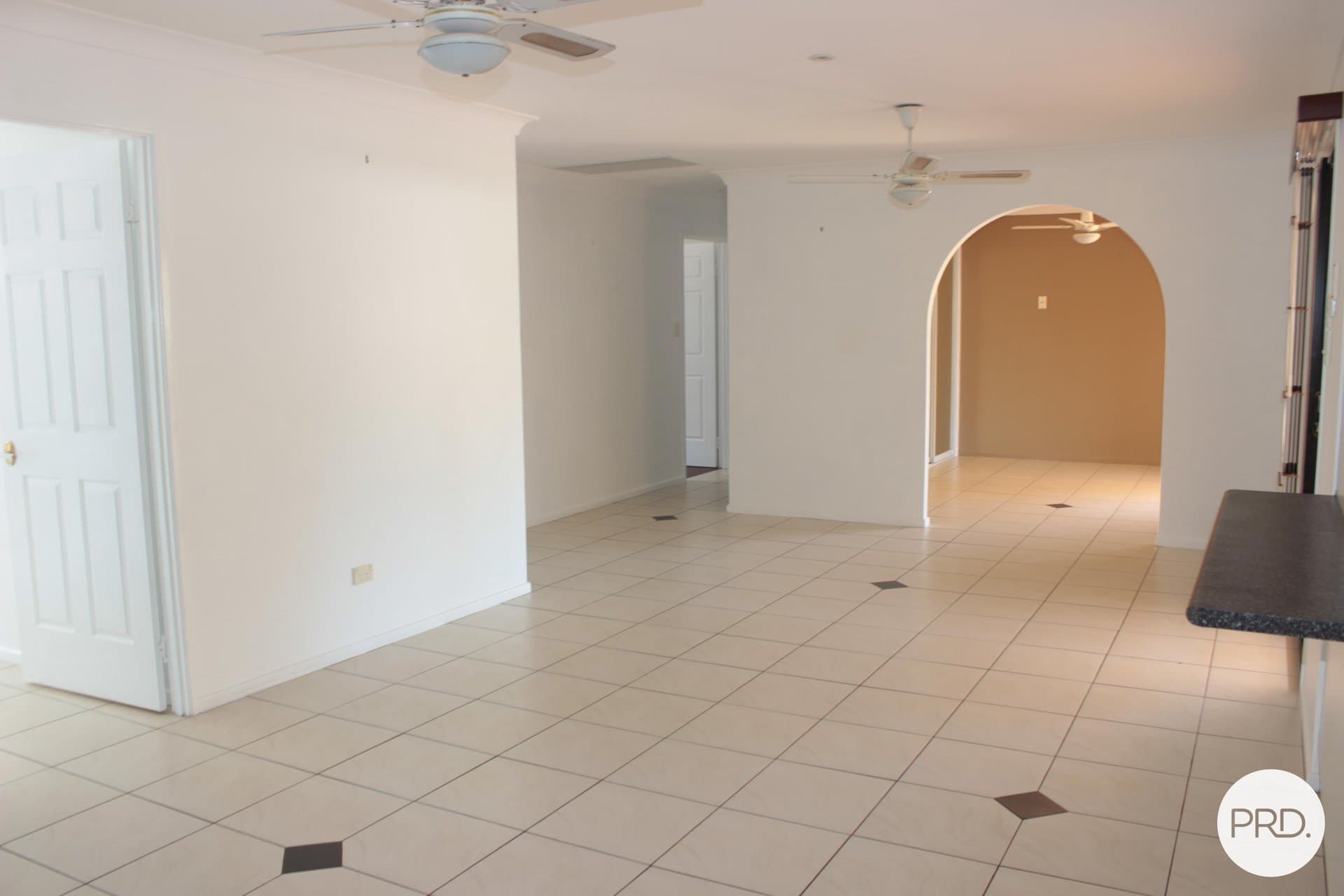 33 WYNDHAM Avenue, BOYNE ISLAND QLD 4680, Boyne Island Property Image - Thumbnail 6