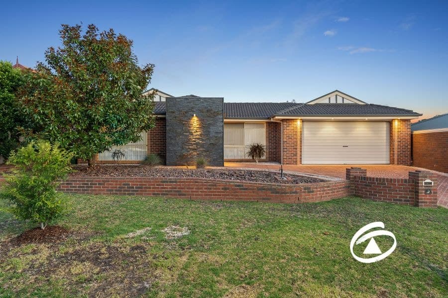 7 Logan Place, Berwick VIC 3806, Berwick - Image 1