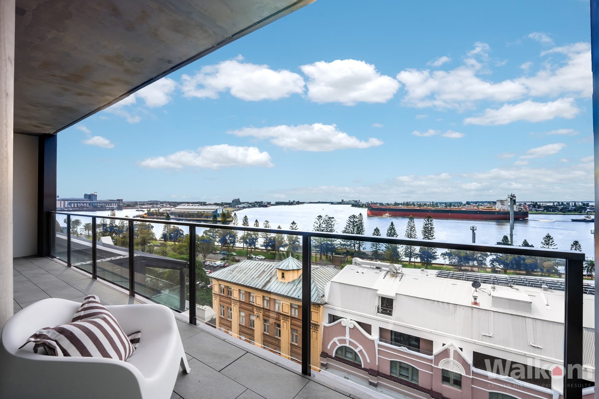 701/169 Hunter Street, Newcastle - Thumbnail 2