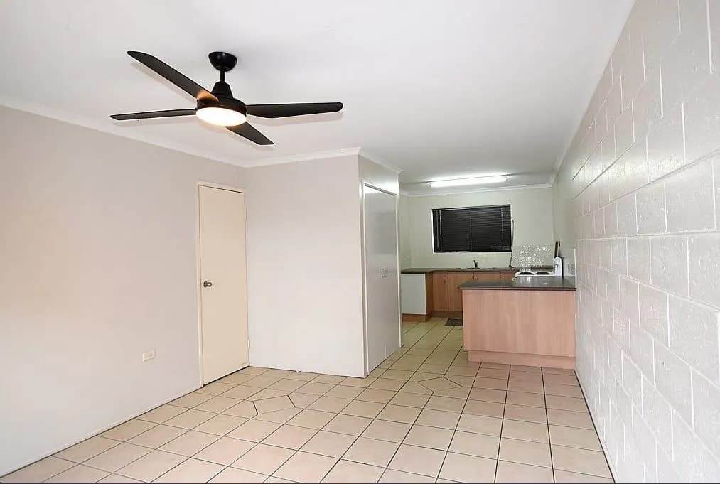 2/17 Fletcher Street, West Gladstone, QLD, 4680, West Gladstone - Thumbnail 3