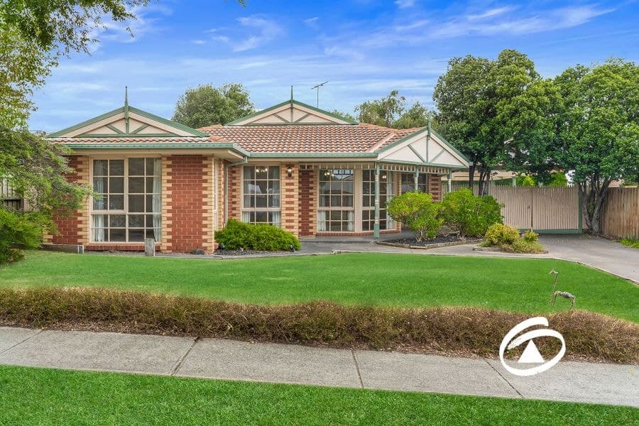 7 Hedgeley Drive, Berwick VIC 3806, Berwick - Image 1