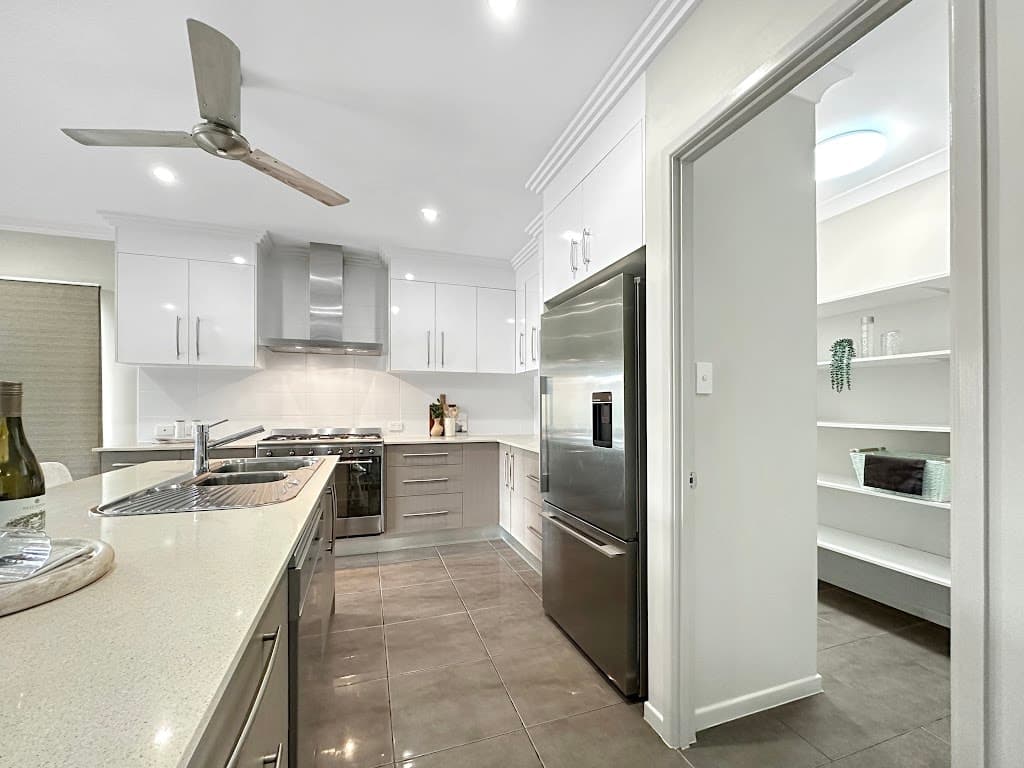 3-5 Henrietta Place, Mooroobool, QLD, 4870, Mooroobool - Thumbnail 5