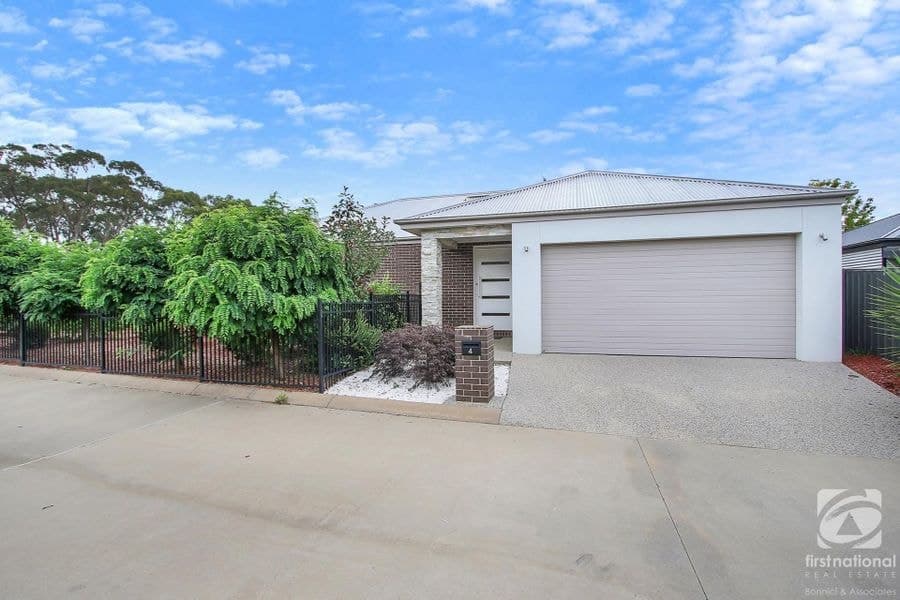 4 Waldon Lane, Beechworth VIC 3747, Beechworth - Image 1