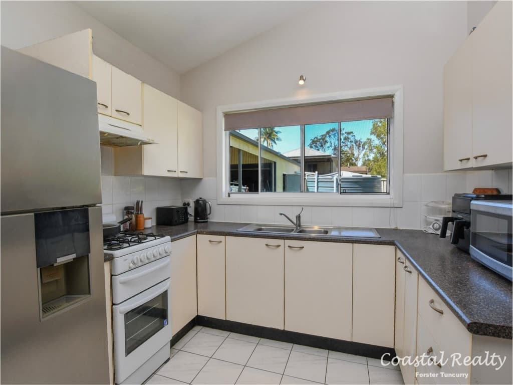 6 Kamarooka Street Coomba Park, 6 Kamarooka Street Coomba Park - Thumbnail 3