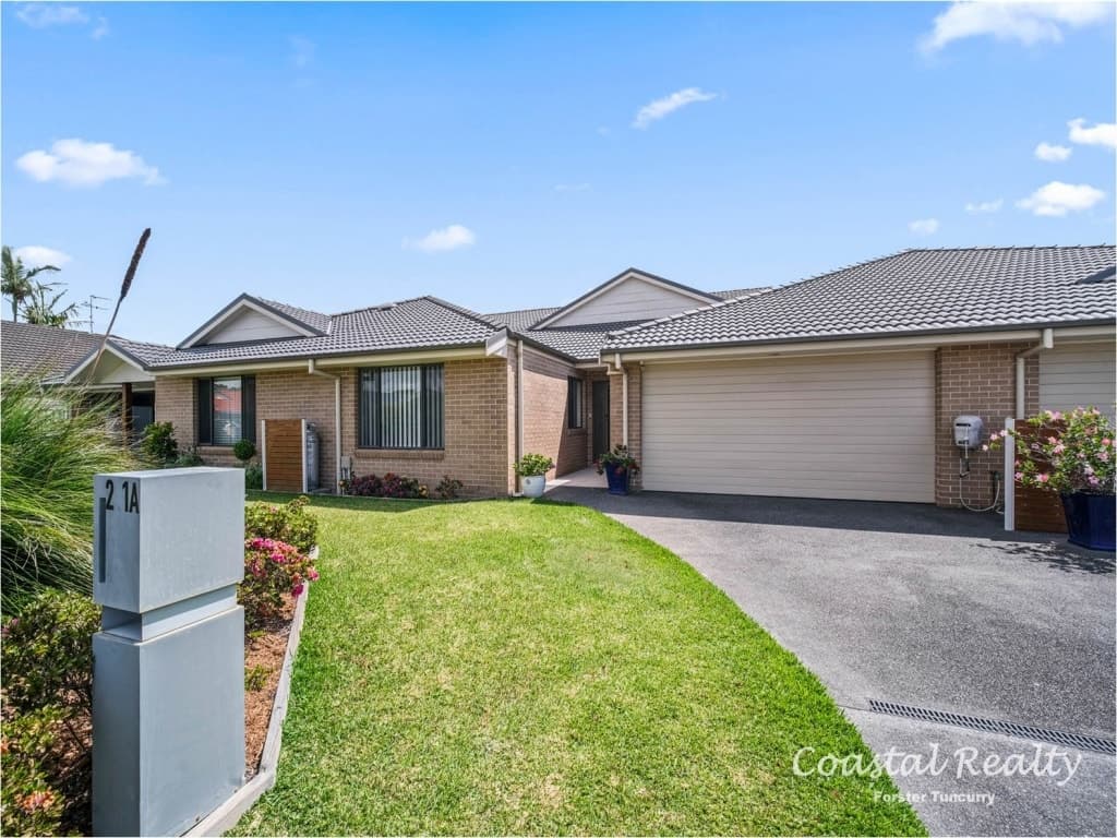 2 / 1A Cedar Grove, Forster - Image 1