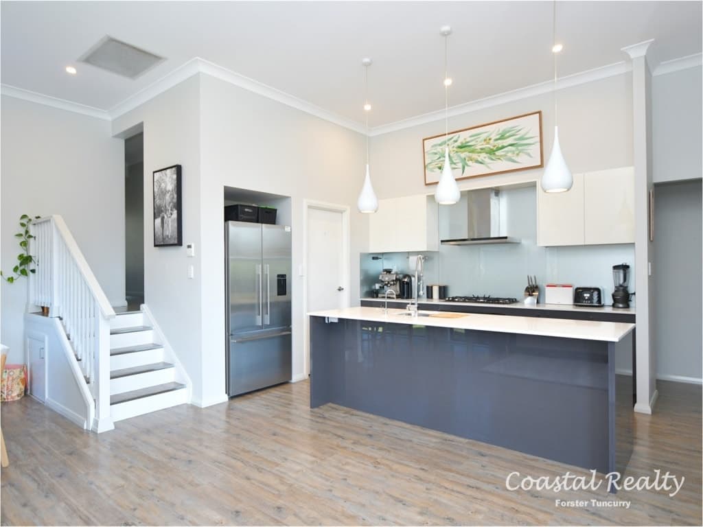 12 Torquay Circuit, Red Head - Thumbnail 2