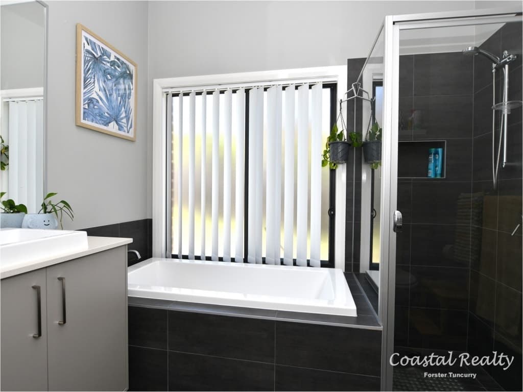 12 Torquay Circuit, Red Head - Thumbnail 7