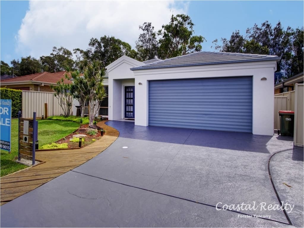 29 Nuwarra Circuit, Forster - Image 1