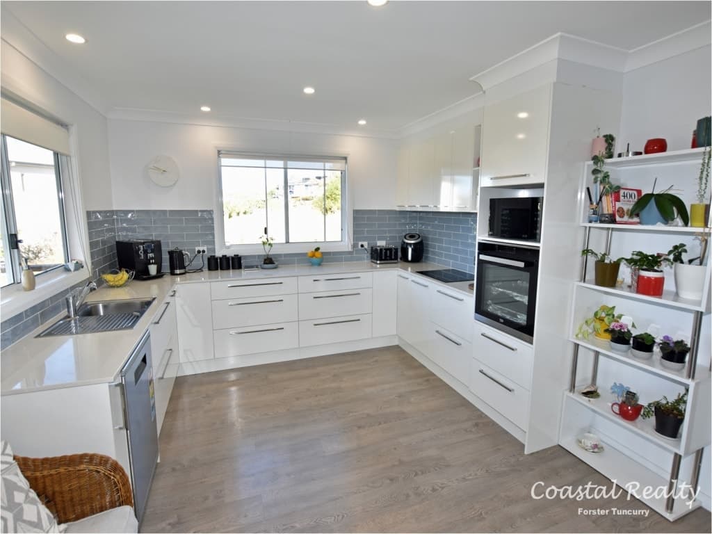 9 Illawarra Crescent Coomba Park, 9 Illawarra Crescent Coomba Park - Thumbnail 7