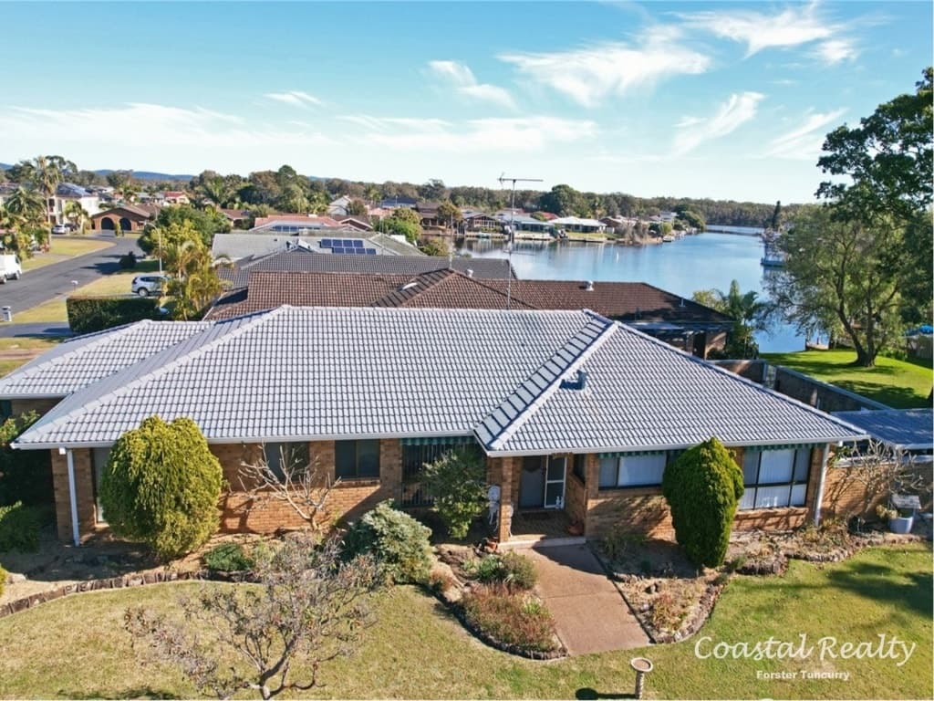18 Murray Avenue, Forster - Image 1
