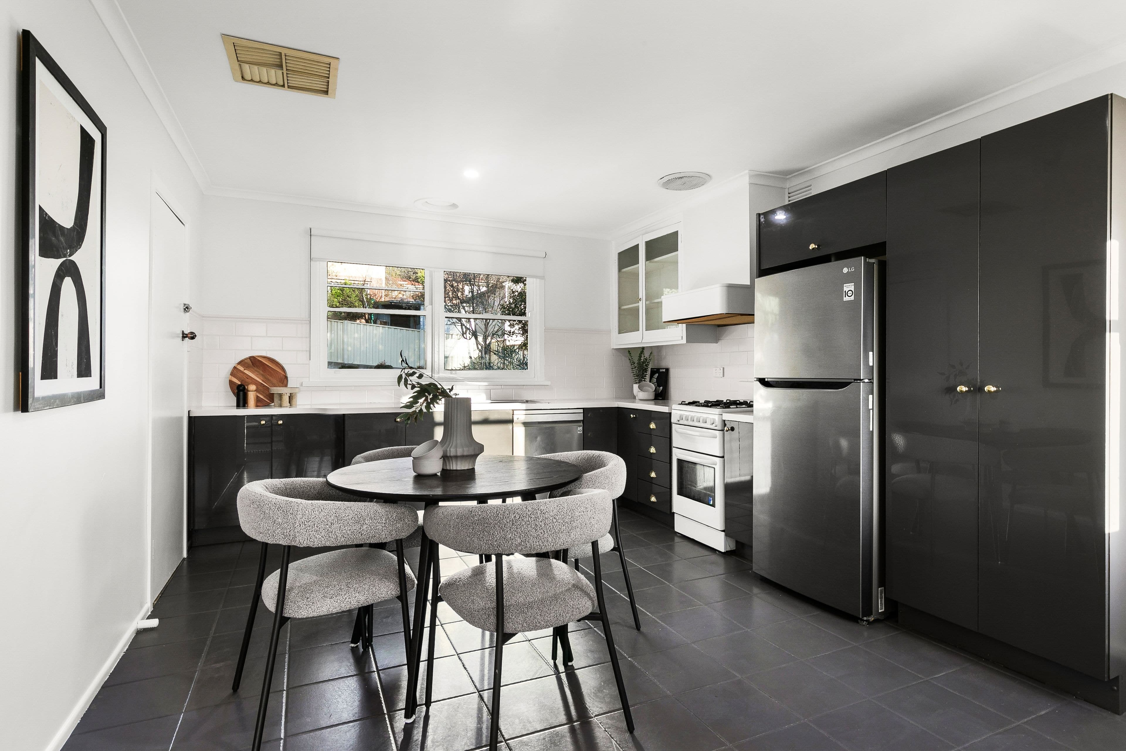 82 Valley Crescent, Glenroy VIC 3046, Glenroy - Thumbnail 4
