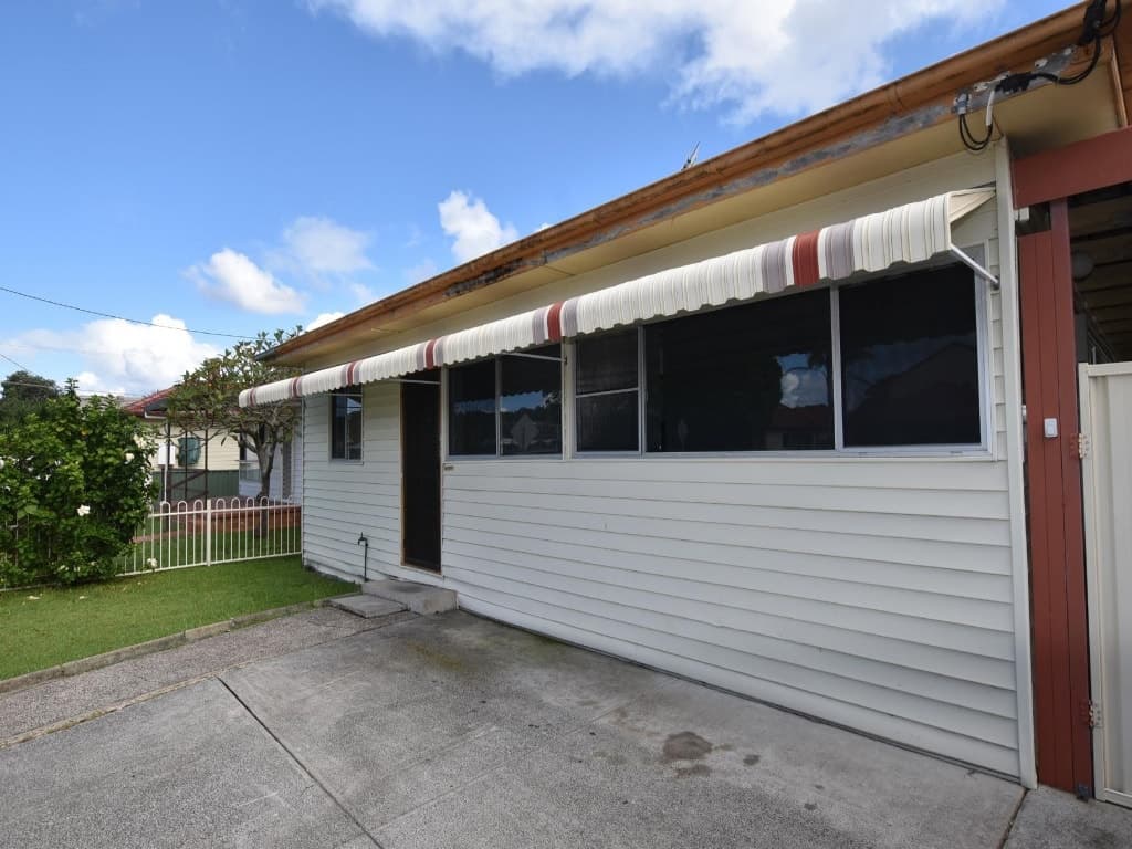 17 Macintosh Street, Forster - Image 1