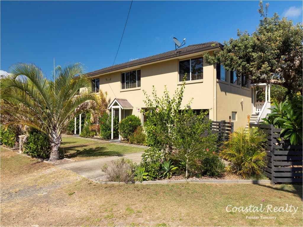 61 Beach Street, Tuncurry - Image 1