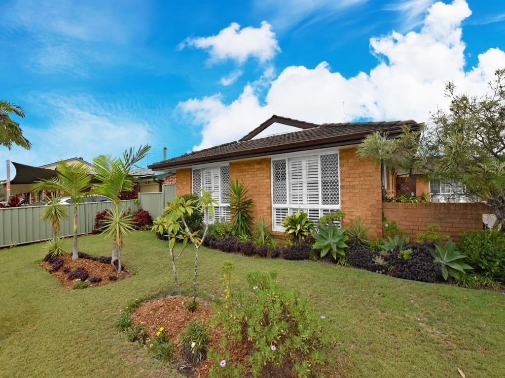 1 / 19 Kennewell Parade, Tuncurry - Image 1