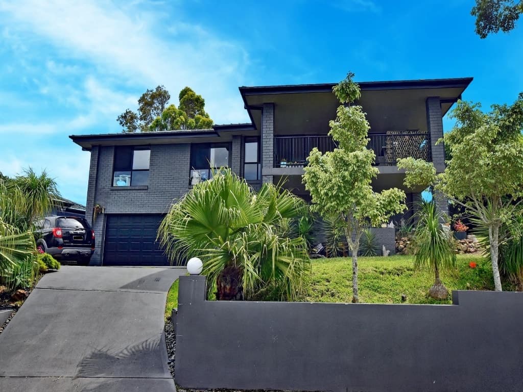 10 Timbertop Avenue, Forster - Image 1