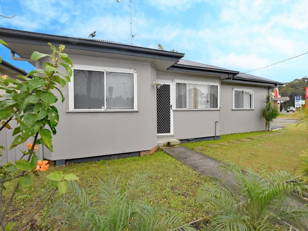 80 The Lakes Way, Forster - Image 1