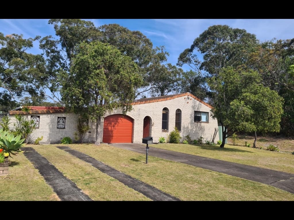 6 Wollomba Ave, Tuncurry - Image 1